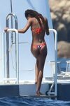 Willow Smith sexy ass in a bikini seen by paparazzi out on t